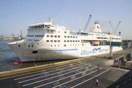 Le Car-Ferry « Tassili 2 » accoste au Port d’Annaba